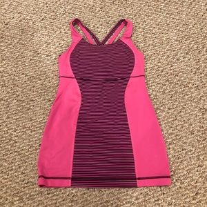 Lululemon workout top size 4
